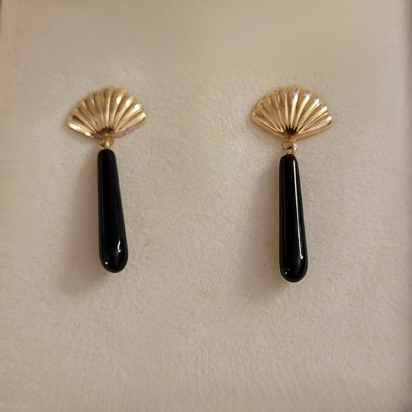 Chic Gold and Black Shell Drop Earrings - Picture 4 of 4